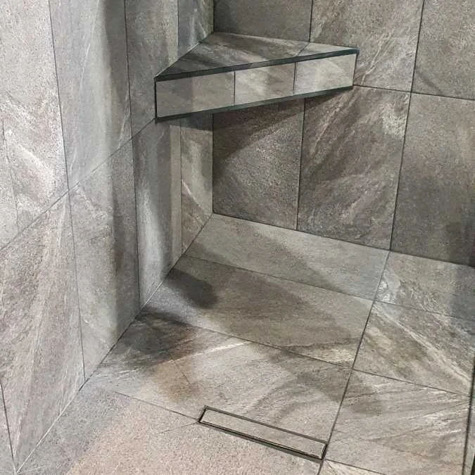 Wedi Sanoasa Tileable Corner Seat - 600 X 300 X 100mm - Image 5