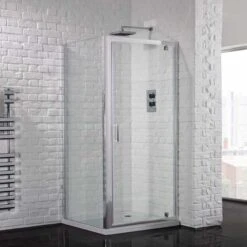 Aquadart Venturi 6 700mm Pivot Shower Door